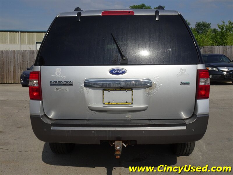 2011 Ford Expedition XLT - Photo 8 - Cincinnati, OH 45255