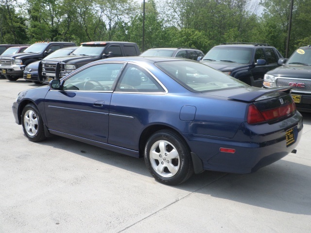 2001 Honda Accord EX w/Leather - Photo 4 - Cincinnati, OH 45255