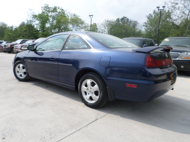 2001 Honda Accord EX w/Leather - Photo 12 - Cincinnati, OH 45255
