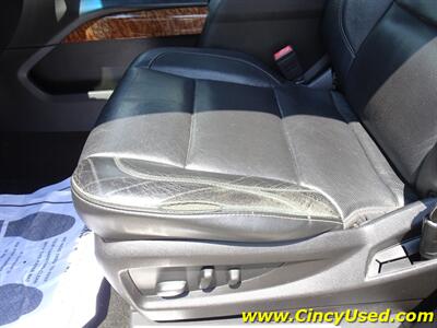 2016 Chevrolet Suburban LTZ   - Photo 31 - Cincinnati, OH 45255