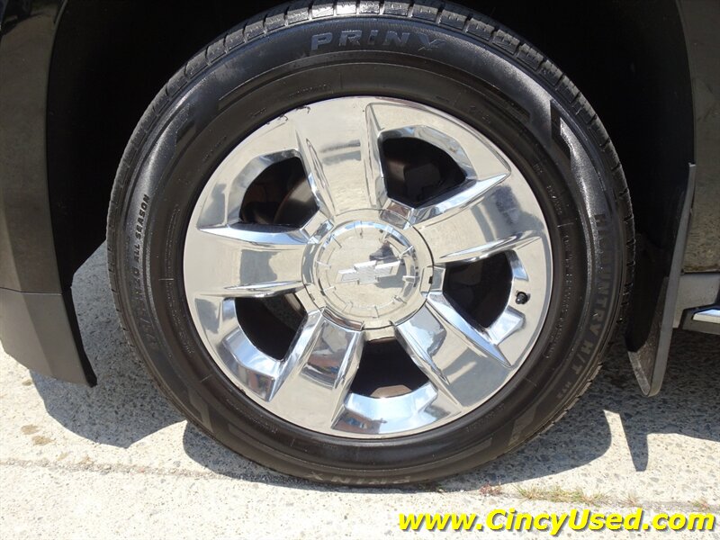 2016 Chevrolet Suburban LTZ   - Photo 35 - Cincinnati, OH 45255