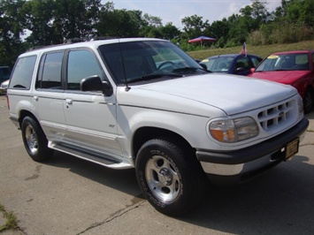 1998 Ford Explorer Limited   - Photo 1 - Cincinnati, OH 45255