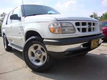 1998 Ford Explorer Limited   - Photo 9 - Cincinnati, OH 45255