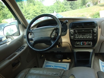 1998 Ford Explorer Limited   - Photo 8 - Cincinnati, OH 45255