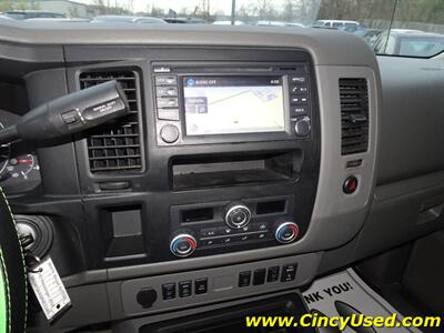 2018 Nissan NV 3500 HD SL   - Photo 17 - Cincinnati, OH 45255
