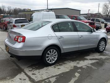 2008 Volkswagen Passat Turbo   - Photo 6 - Cincinnati, OH 45255