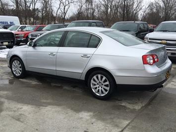 2008 Volkswagen Passat Turbo   - Photo 4 - Cincinnati, OH 45255