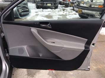 2008 Volkswagen Passat Turbo   - Photo 22 - Cincinnati, OH 45255