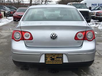 2008 Volkswagen Passat Turbo   - Photo 5 - Cincinnati, OH 45255