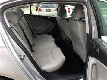 2008 Volkswagen Passat Turbo   - Photo 9 - Cincinnati, OH 45255