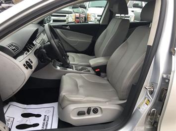 2008 Volkswagen Passat Turbo   - Photo 14 - Cincinnati, OH 45255