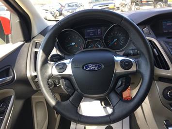 2012 Ford Focus SEL   - Photo 16 - Cincinnati, OH 45255