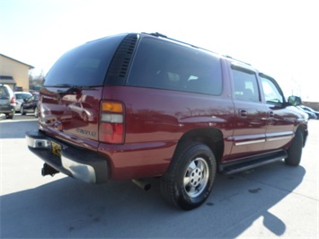 2002 Chevrolet Suburban 1500 LT   - Photo 13 - Cincinnati, OH 45255