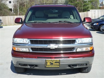 2002 Chevrolet Suburban 1500 LT   - Photo 2 - Cincinnati, OH 45255