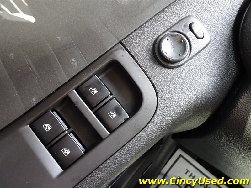 2011 Chevrolet Camaro SS - Photo 26 - Cincinnati, OH 45255