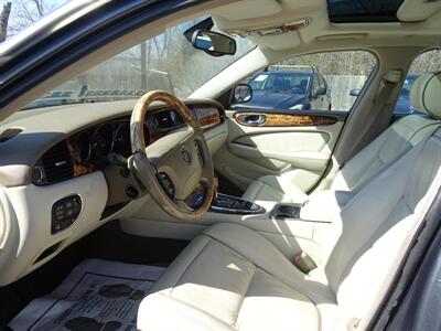 2004 Jaguar Vanden Plas  4.2L V8 RWD - Photo 10 - Cincinnati, OH 45255