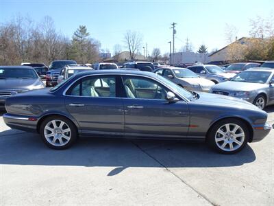 2004 Jaguar Vanden Plas  4.2L V8 RWD - Photo 4 - Cincinnati, OH 45255