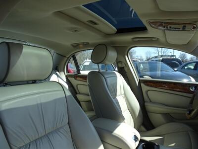 2004 Jaguar Vanden Plas  4.2L V8 RWD - Photo 15 - Cincinnati, OH 45255