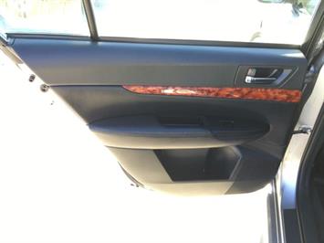 2010 Subaru Legacy 2.5GT Limited   - Photo 25 - Cincinnati, OH 45255