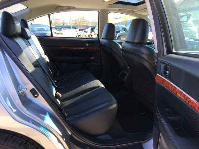 2010 Subaru Legacy 2.5GT Limited   - Photo 9 - Cincinnati, OH 45255