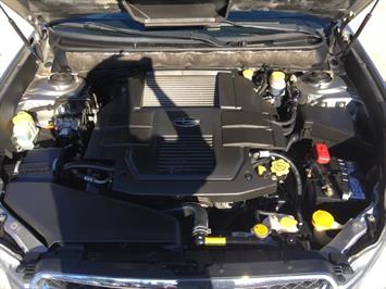 2010 Subaru Legacy 2.5GT Limited   - Photo 32 - Cincinnati, OH 45255