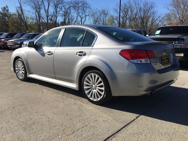 2010 Subaru Legacy 2.5GT Limited   - Photo 4 - Cincinnati, OH 45255