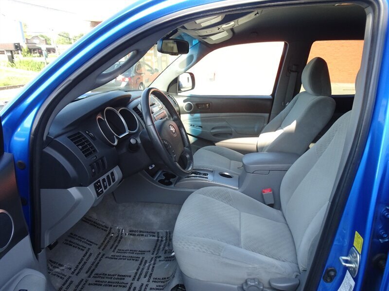 2011 Toyota Tacoma V6 - Photo 13 - Cincinnati, OH 45255