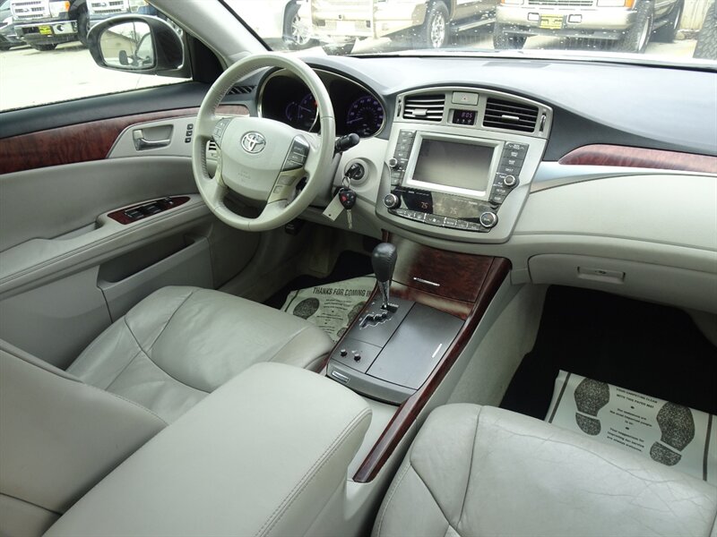 2011 Toyota Avalon Limited 3.5L V6 FWD - Photo 13 - Cincinnati, OH 45255