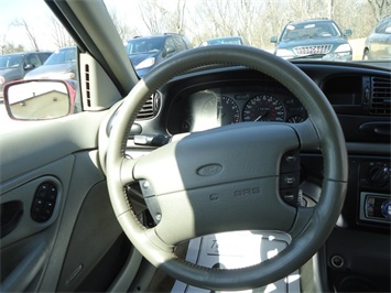 2000 Ford Contour SE   - Photo 16 - Cincinnati, OH 45255