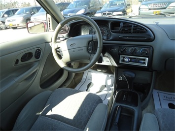 2000 Ford Contour SE   - Photo 7 - Cincinnati, OH 45255