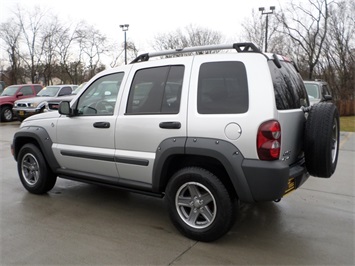 2005 Jeep Liberty Renegade   - Photo 4 - Cincinnati, OH 45255