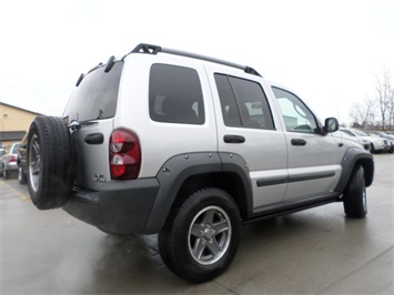 2005 Jeep Liberty Renegade   - Photo 13 - Cincinnati, OH 45255