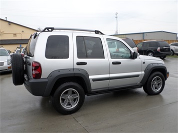 2005 Jeep Liberty Renegade   - Photo 6 - Cincinnati, OH 45255