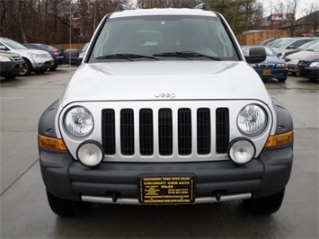 2005 Jeep Liberty Renegade   - Photo 2 - Cincinnati, OH 45255