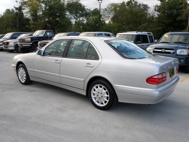 2002 Mercedes-Benz E Class E320   - Photo 4 - Cincinnati, OH 45255