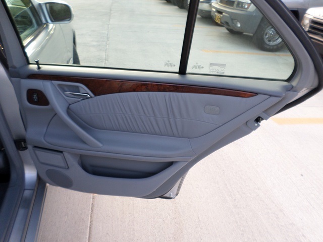 2002 Mercedes-Benz E Class E320   - Photo 25 - Cincinnati, OH 45255