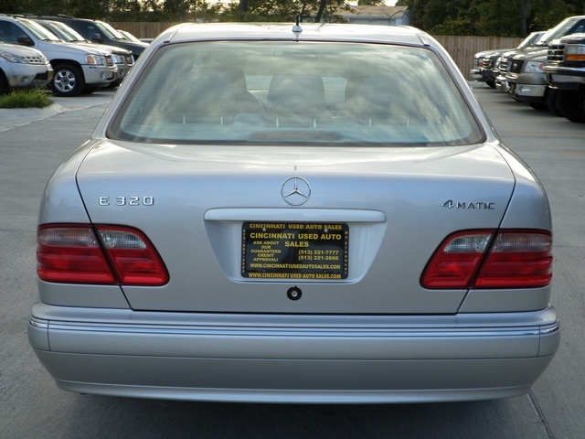 2002 Mercedes-Benz E Class E320   - Photo 5 - Cincinnati, OH 45255