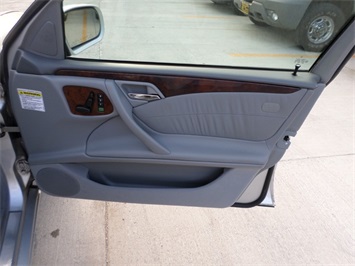 2002 Mercedes-Benz E Class E320   - Photo 23 - Cincinnati, OH 45255