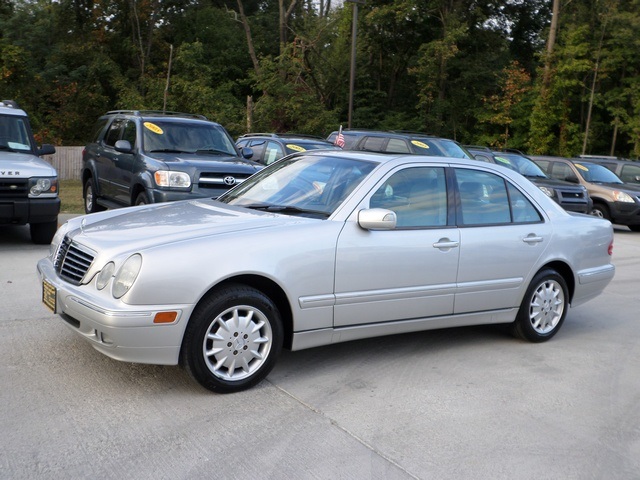 2002 Mercedes-Benz E Class E320   - Photo 3 - Cincinnati, OH 45255