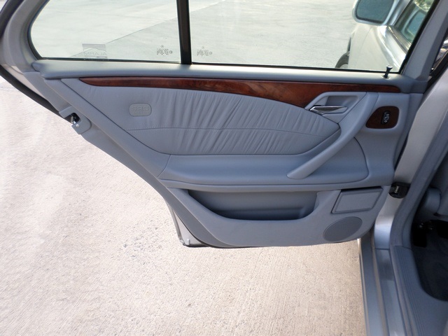 2002 Mercedes-Benz E Class E320   - Photo 24 - Cincinnati, OH 45255