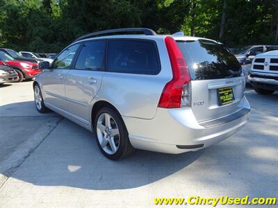 2008 Volvo V50 2.4L I5 FWD   - Photo 9 - Cincinnati, OH 45255