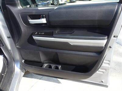 2020 Toyota Tundra SR5  5.7L V8 4X4 - Photo 46 - Cincinnati, OH 45255