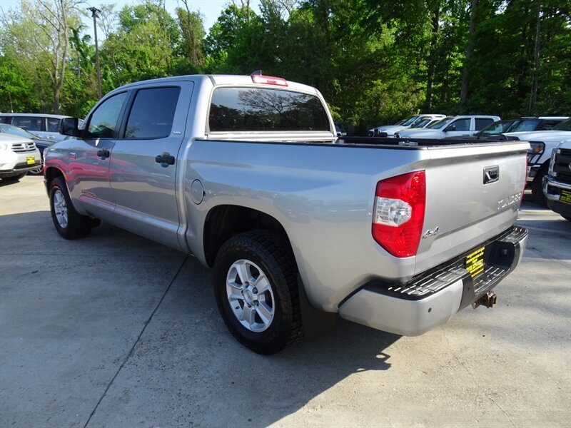 2020 Toyota Tundra SR5 5.7L V8 4X4 - Photo 13 - Cincinnati, OH 45255