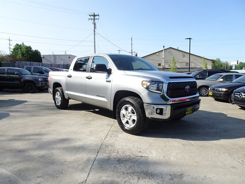 2020 Toyota Tundra SR5 5.7L V8 4X4 - Photo 4 - Cincinnati, OH 45255