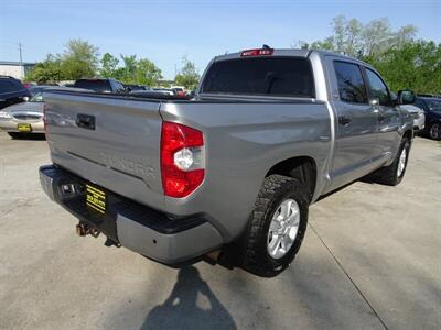 2020 Toyota Tundra SR5  5.7L V8 4X4 - Photo 10 - Cincinnati, OH 45255