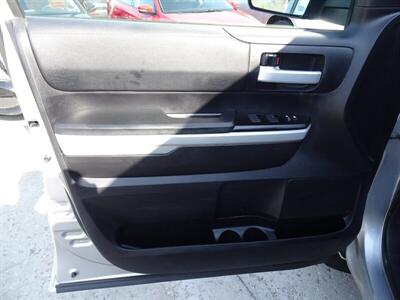 2020 Toyota Tundra SR5  5.7L V8 4X4 - Photo 72 - Cincinnati, OH 45255