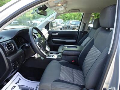 2020 Toyota Tundra SR5  5.7L V8 4X4 - Photo 17 - Cincinnati, OH 45255
