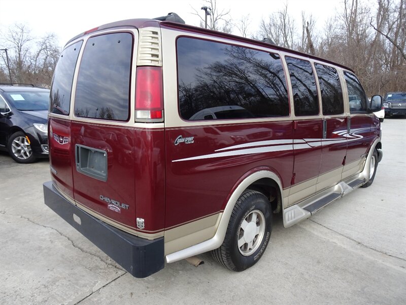 2000 Chevrolet Express G1500 Braun Handicap Lift 5.7L V8 RWD - Photo 6 - Cincinnati, OH 45255
