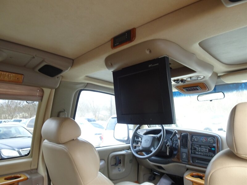 2000 Chevrolet Express G1500 Braun Handicap Lift 5.7L V8 RWD - Photo 23 - Cincinnati, OH 45255