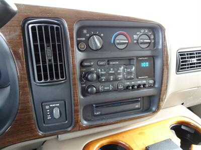 2000 Chevrolet Express G1500 Braun Handicap Lift 5.7L V8 RWD - Photo 19 - Cincinnati, OH 45255